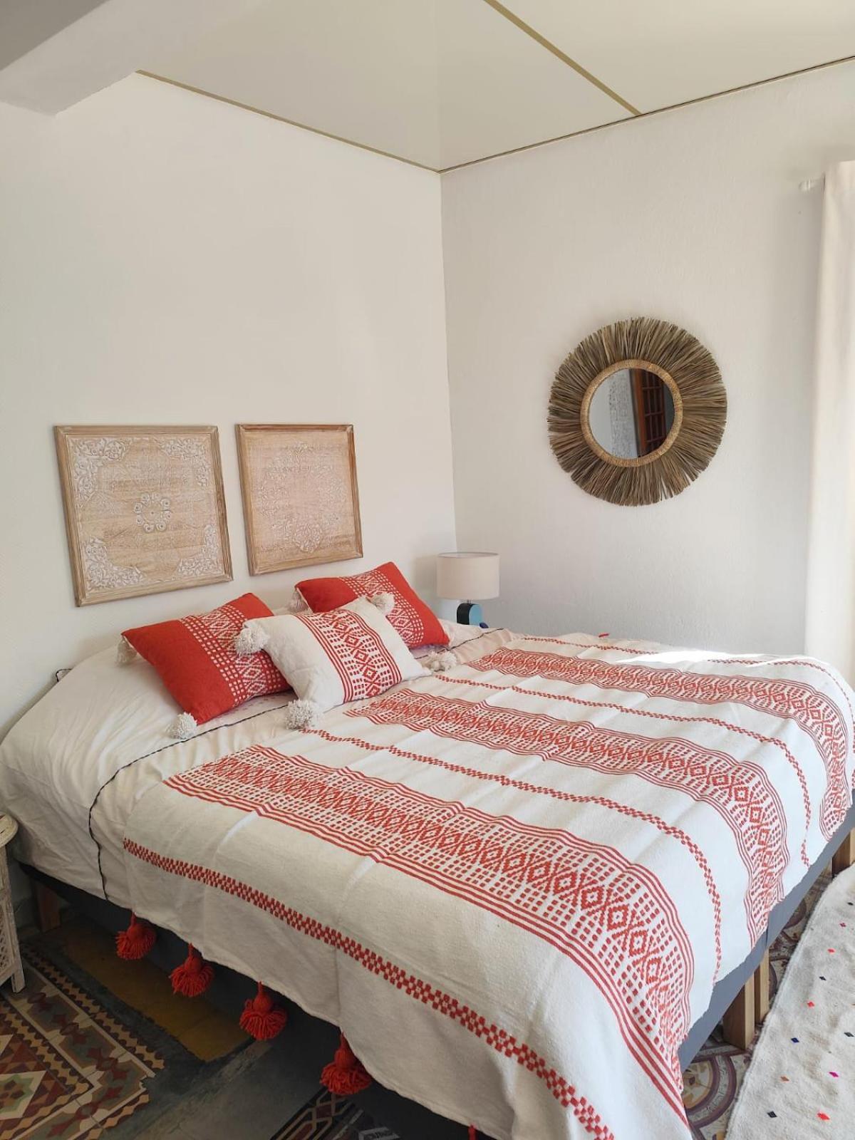 Casa Louisa Bed & Breakfast Serralongue ภายนอก รูปภาพ
